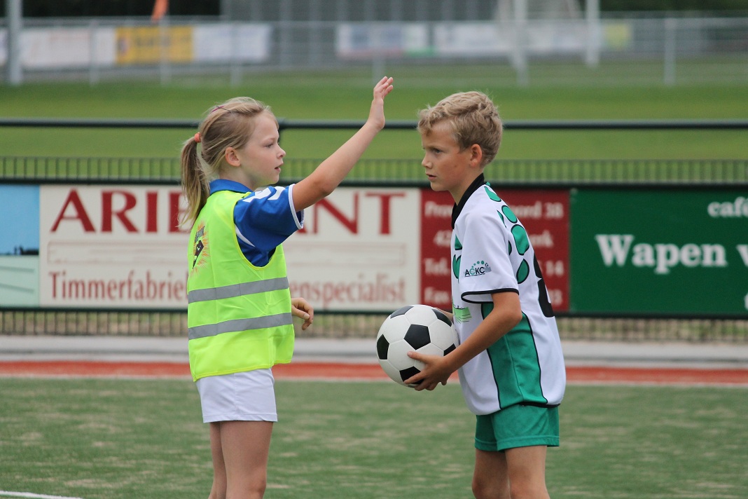 Oefenwedstrijd E2 Almkerk 062.JPG